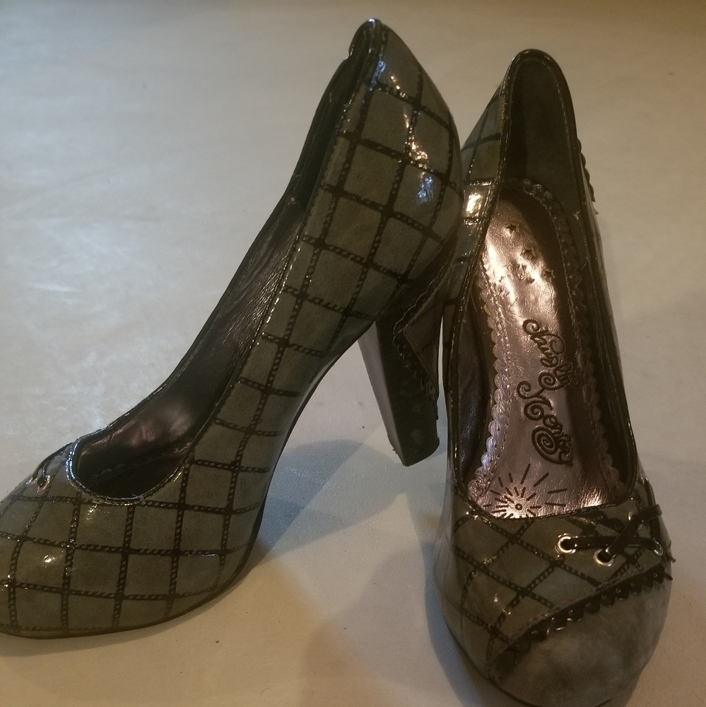 Not rated high heels